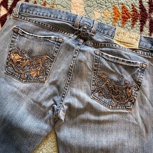 Vitntage size 10 XL Lucky Brand boot cut jeans.🌻
